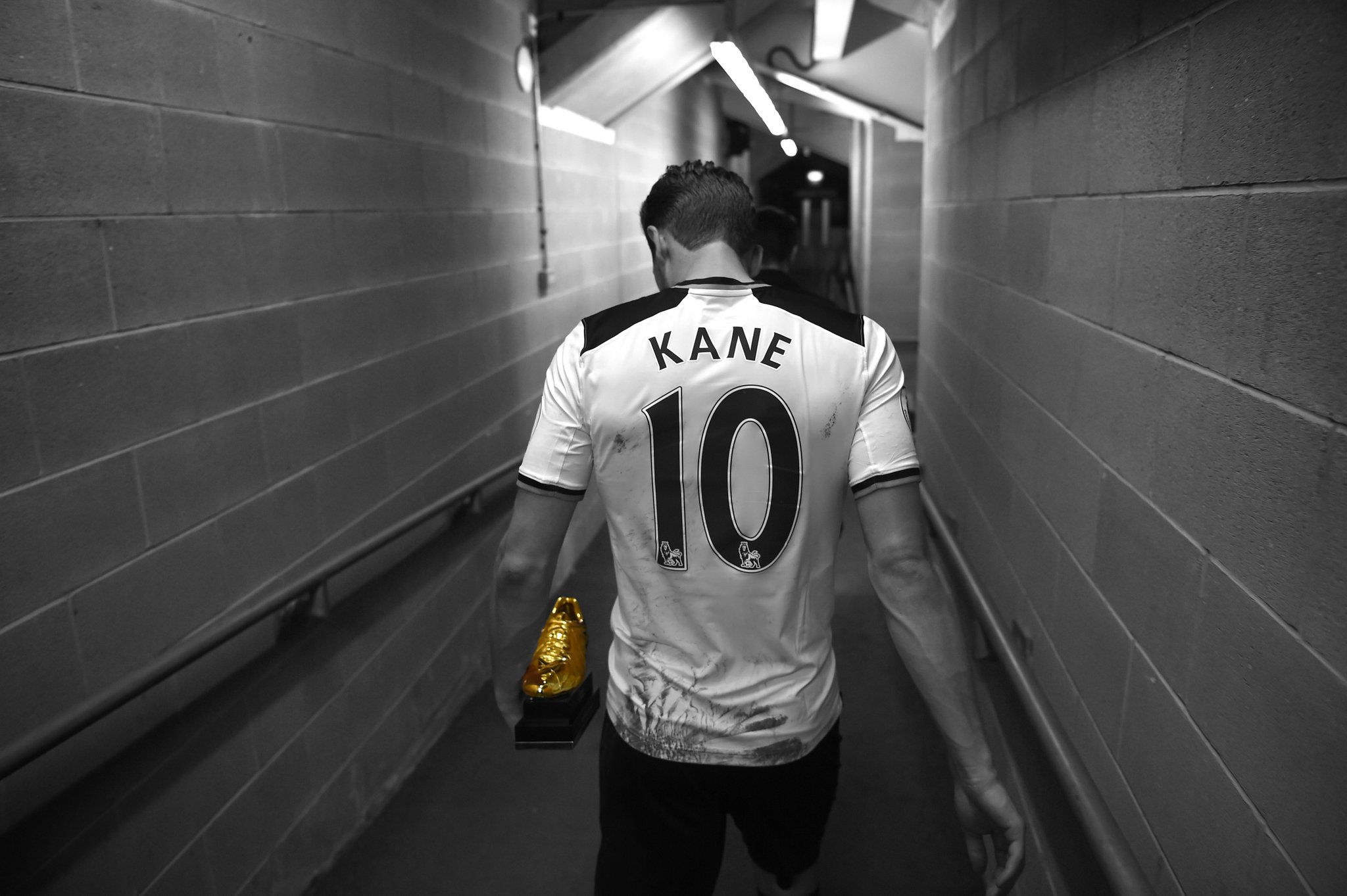 Kane Golden Boot.jpg